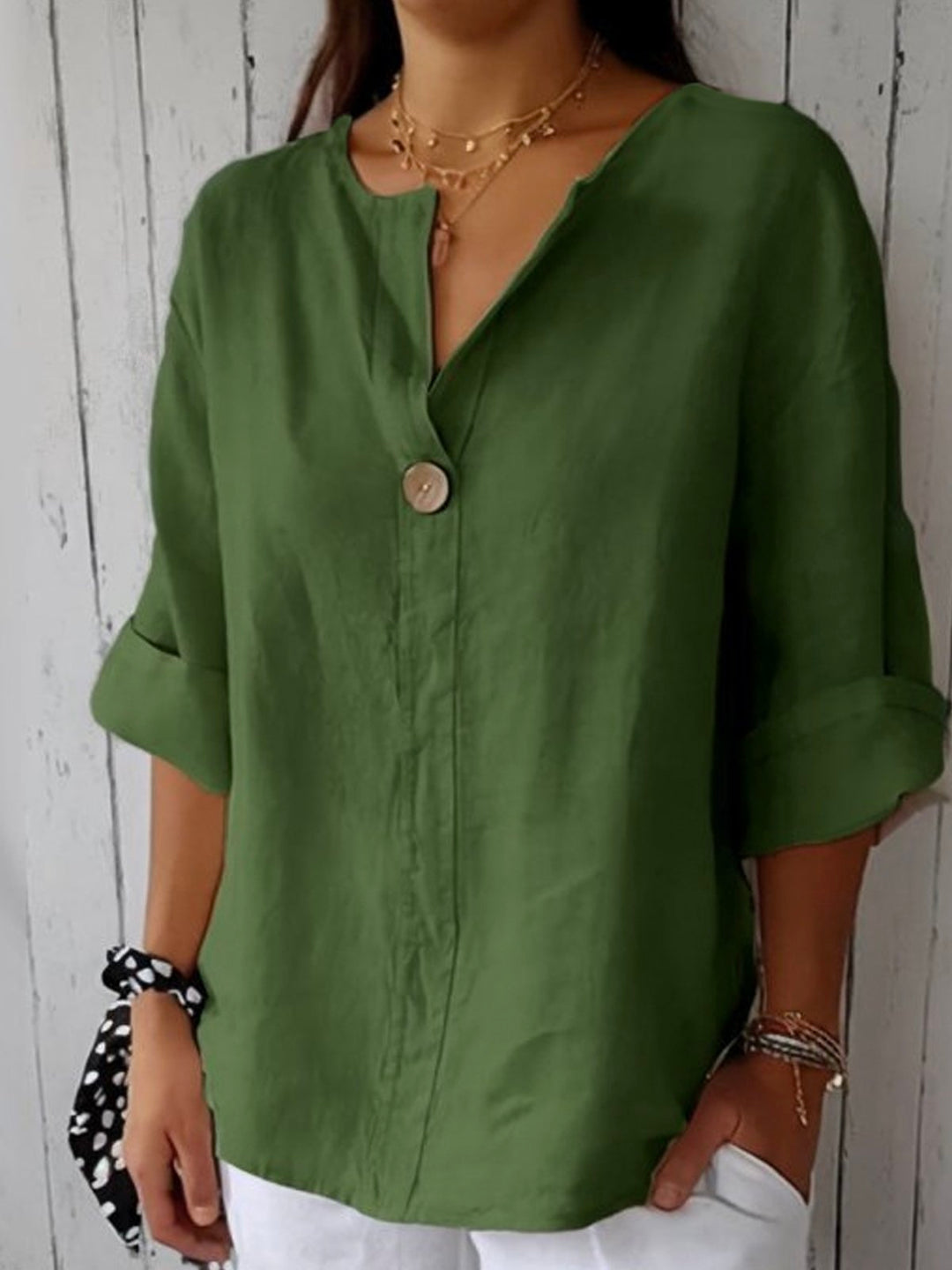 Kelly – Relaxed Button-Front Blouse