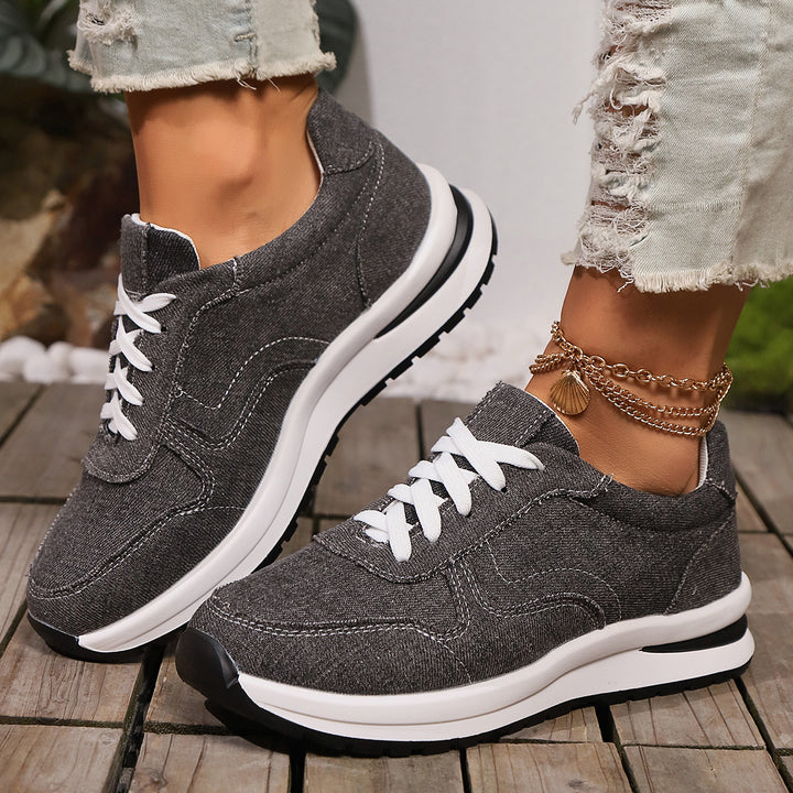 Tahlia – Classic Lace-Up Trainers