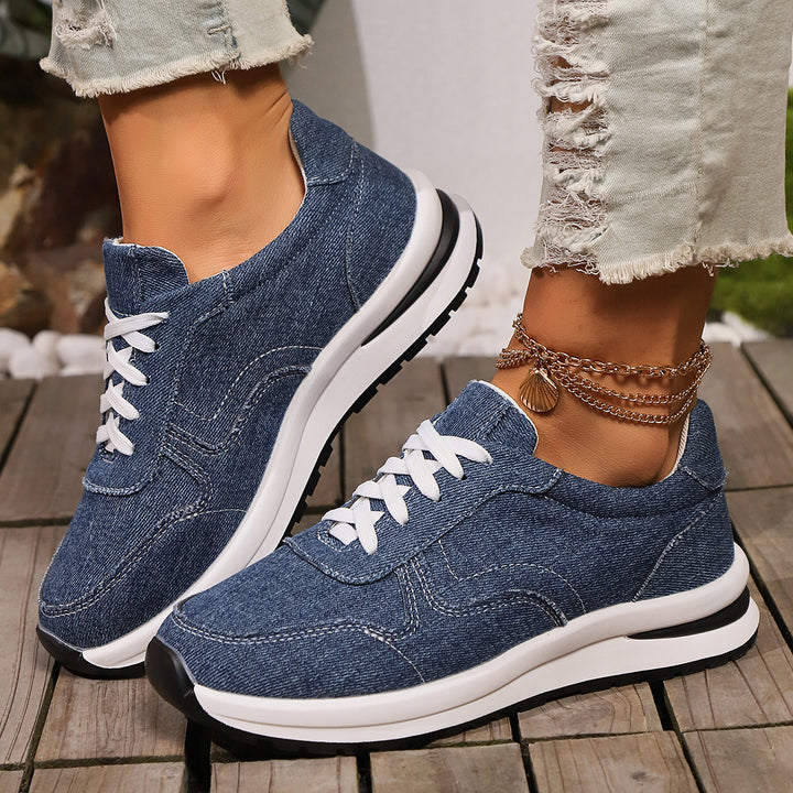 Tahlia – Classic Lace-Up Trainers