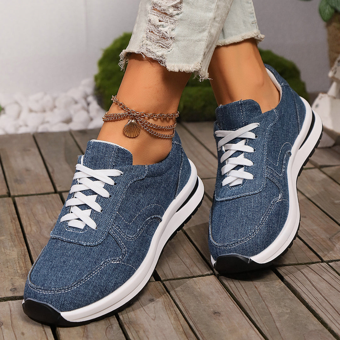 Tahlia – Classic Lace-Up Trainers