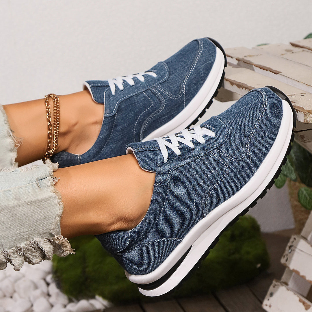 Tahlia – Classic Lace-Up Trainers