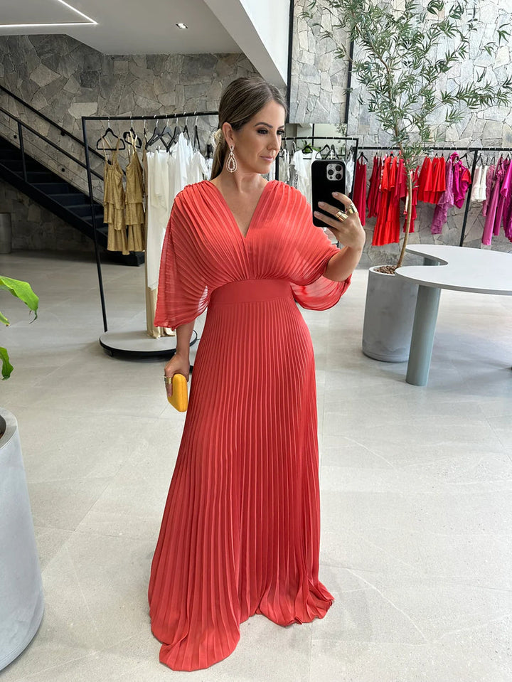 Paya - Elegant Midi Dress With V-Neckline