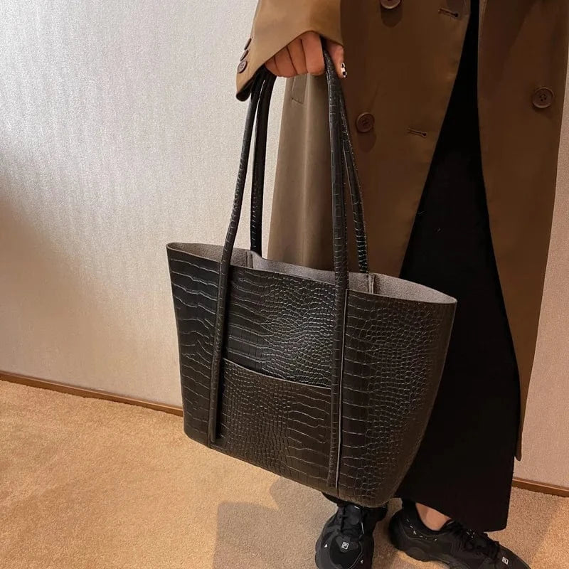 Betina – Croc Shoulder Bag