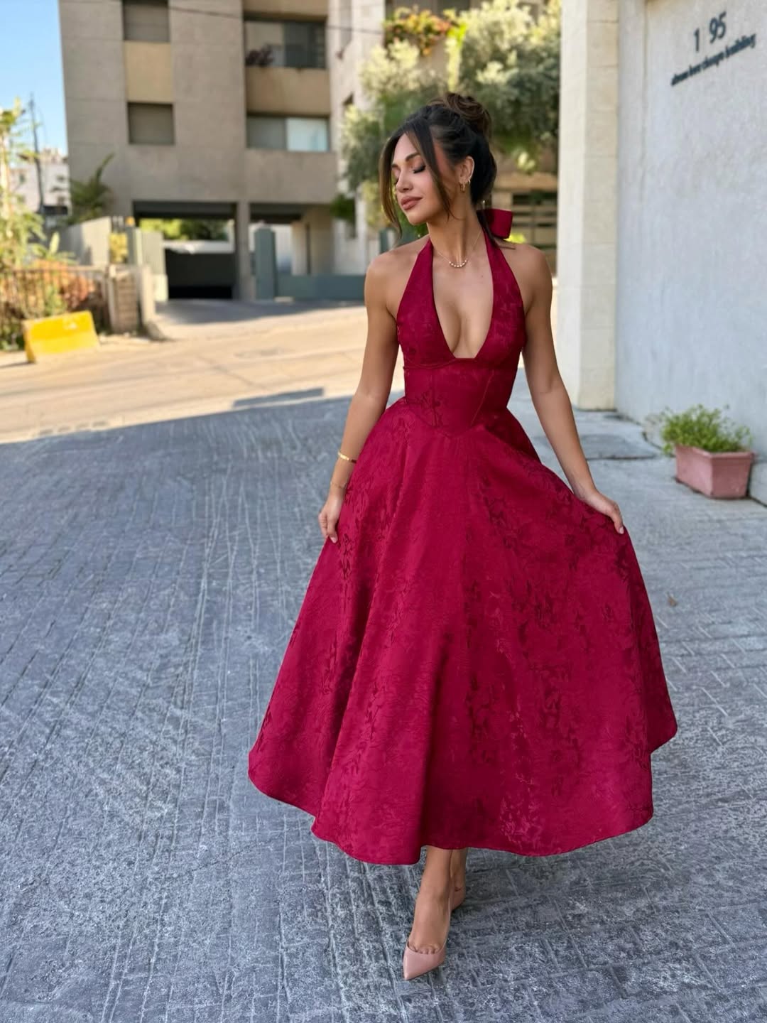 Esmeralda - Elegant Midi Dress