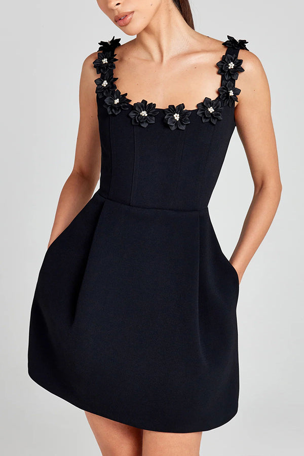 Cindy - Feminine Mini Dress With Floral Appliqués