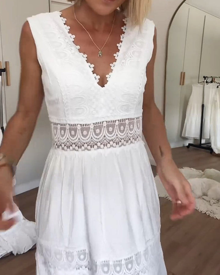 Amira – Sleeveless Midi Lace Dress