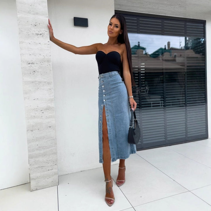 Chiara - Fashionable Figure-Hugging Denim Skirt